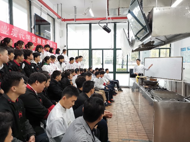 甬江職高技藝傳承大師課堂活動 學(xué)校供圖.jpg