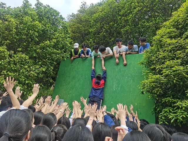 寧波正始中學(xué)高三學(xué)生體驗(yàn)心理賦能活動 學(xué)校供圖.jpg