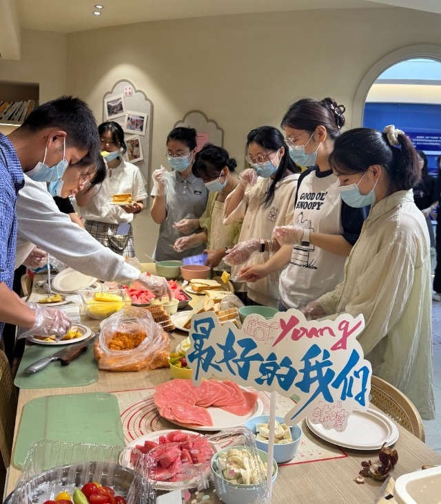 浙江萬里學院“生活技能訓練營” 活動現(xiàn)場 學校供圖.jpg